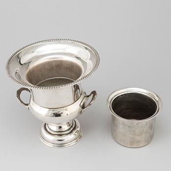 A silver plated wine cooler from Cooper Brothers & Sons Ltd, Sheffield, England, second half of the 20th Century.