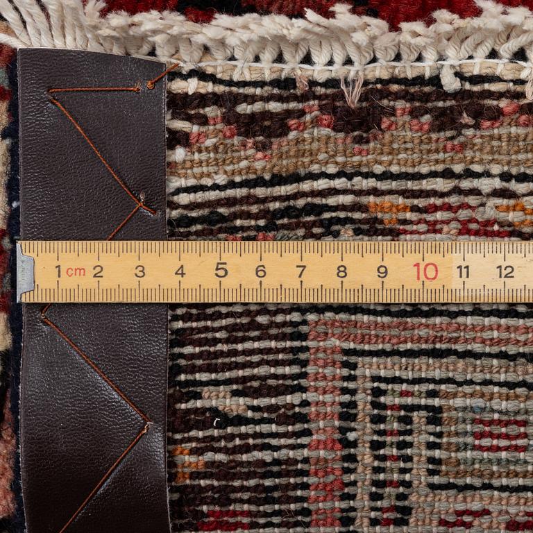 Gallerimatta, Hamadan, ca 415 x 103 cm.