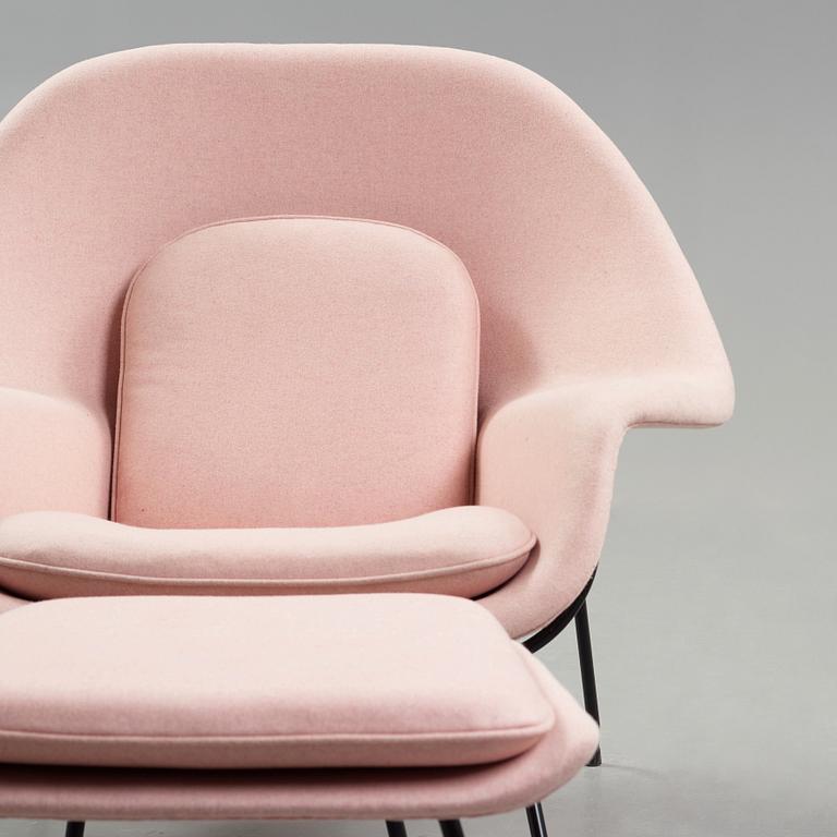 Eero Saarinen, fåtölj "Womb Chair" med fotpall, Knoll International, USA.