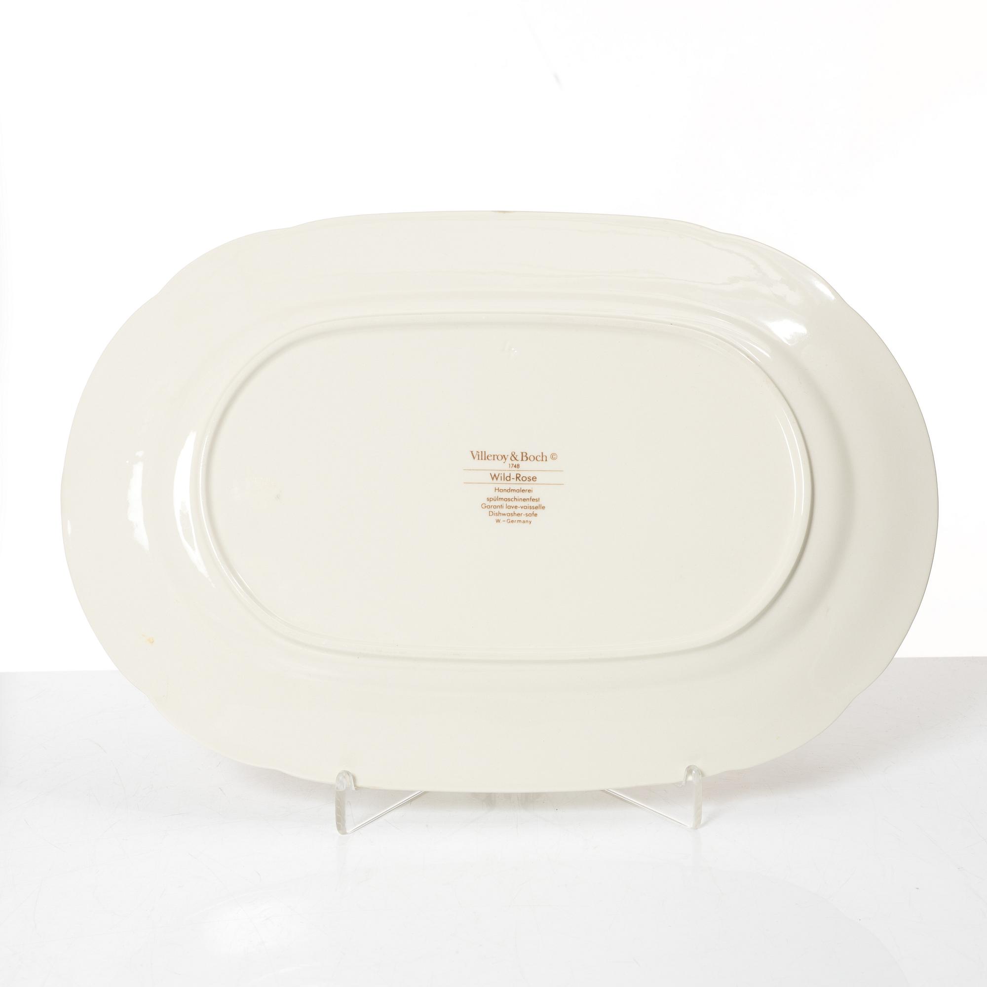 A 110-piece 'Wild rose' porcelain tea and dinner service, Villeroy & Boch, Germany.