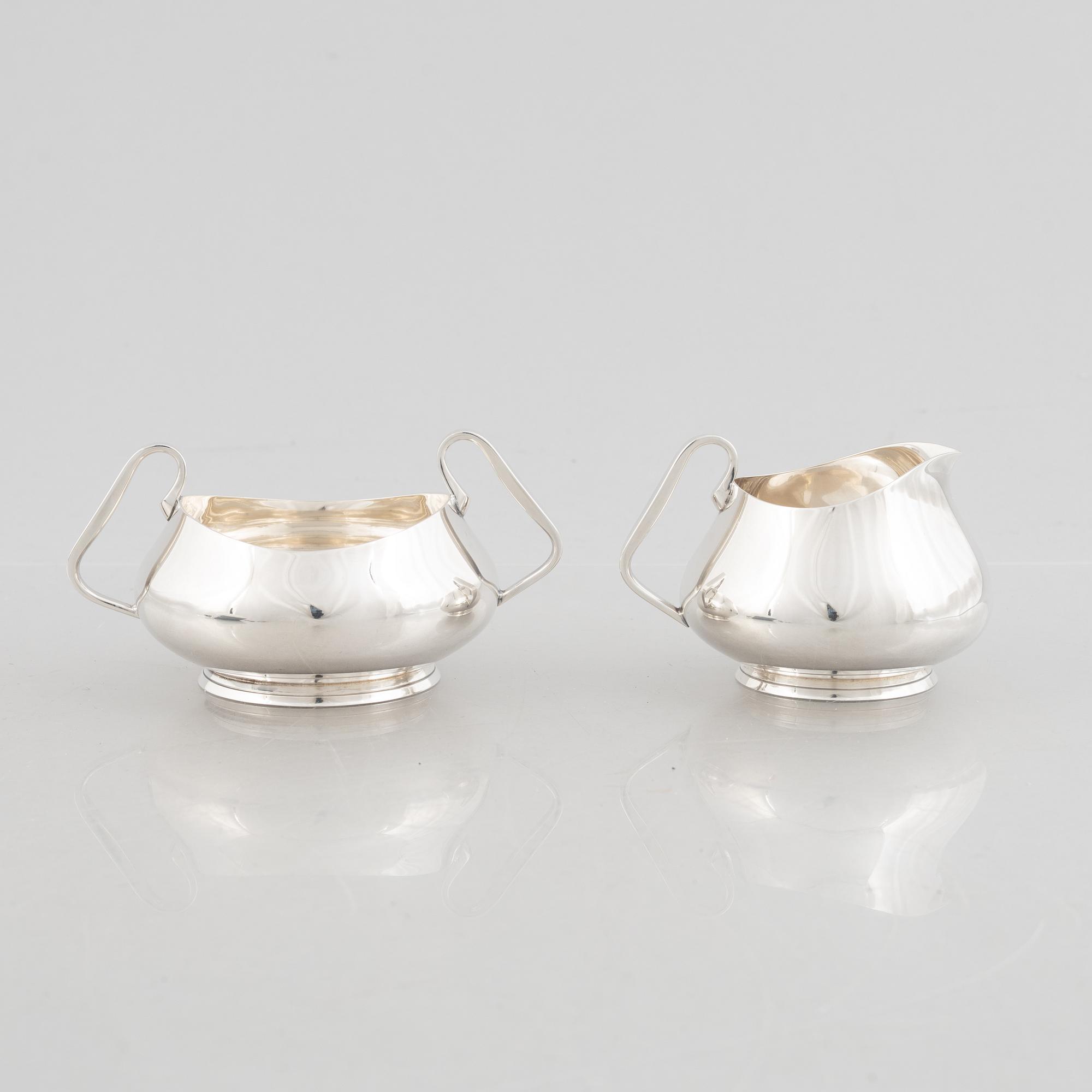 Svend Toxvaerd, sugar bowl and creamer, sterling silver, Denmark, mid-20th century.