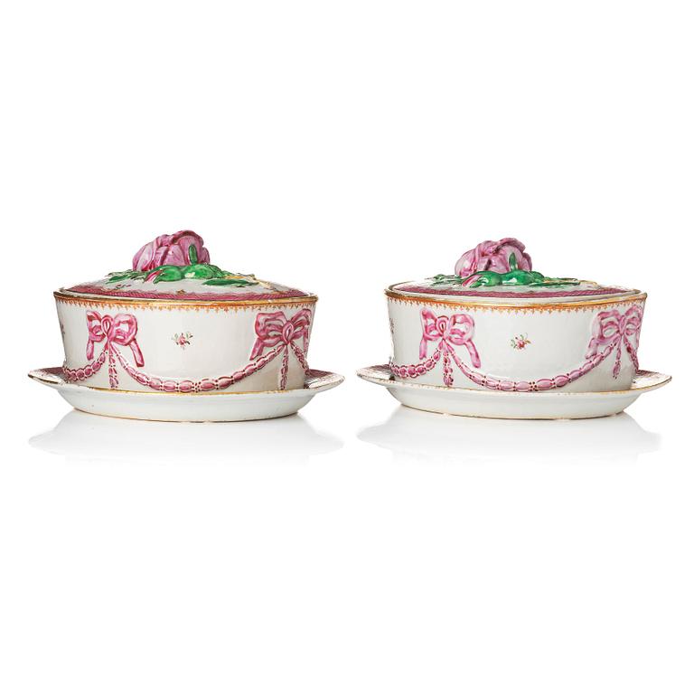 A pair of famille rose 'Export porcelain' tureens with covers, Qing dynasty, 18th century.