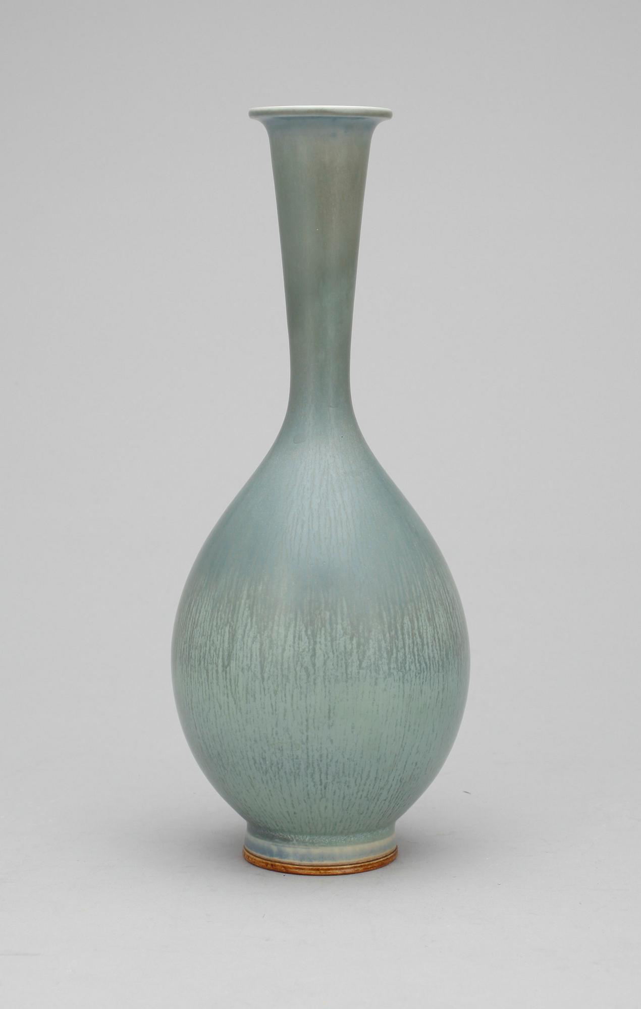 VAS samt SKÅL, stengods, Berndt Friberg, Gustavsbergs studio, 1962 respektive 1964.