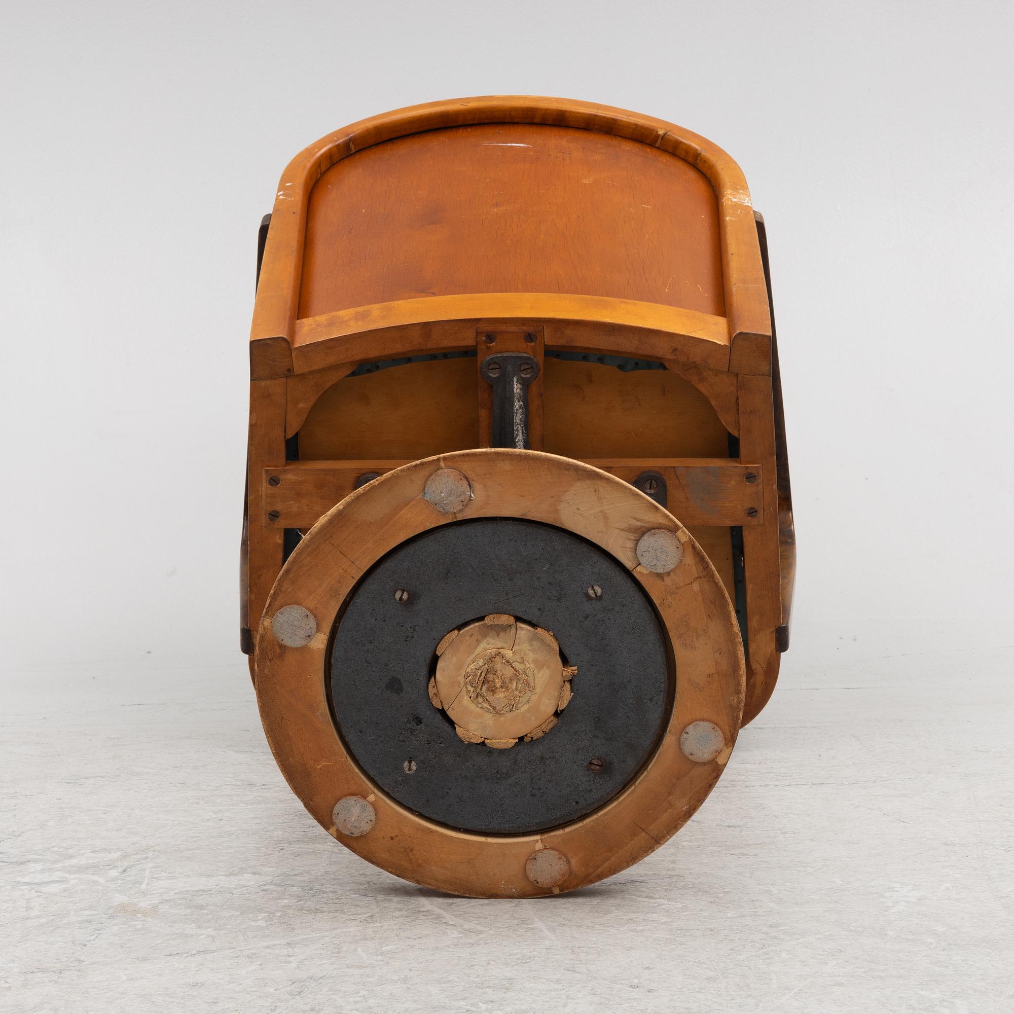 Gemla, a model "5682" desk chair, Diö, 1930s.