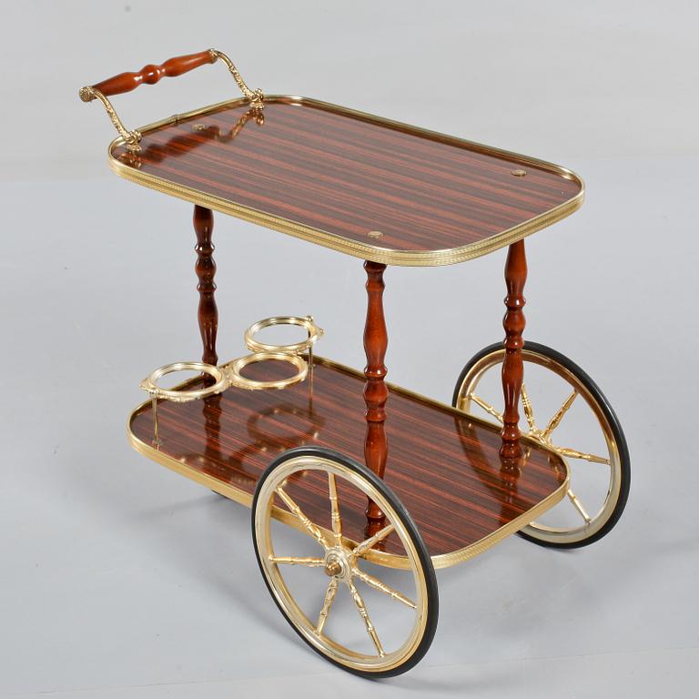 SERVERINGSVAGN, 1900-talets andra hälft.