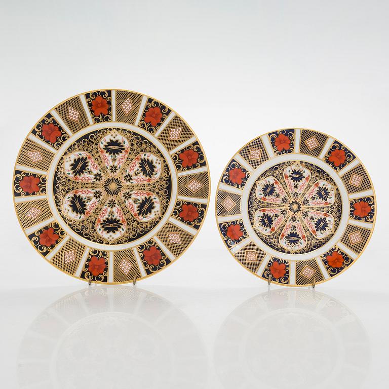 A set of two porcelain plates *Old Imari', Royal Crown Derby.