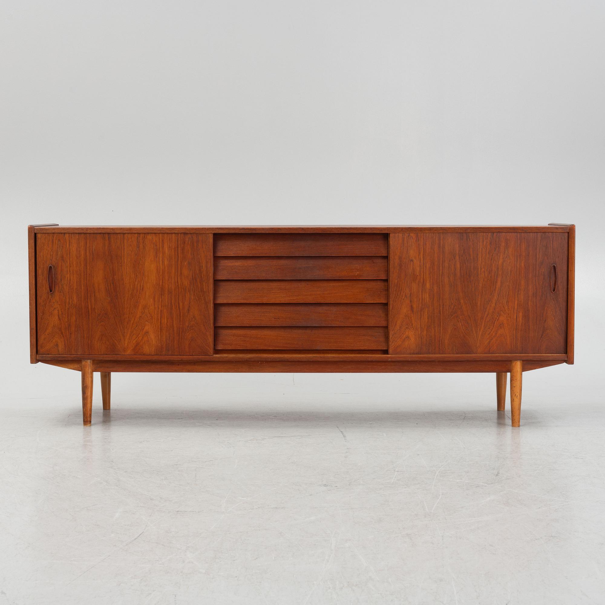 Nils Jonsson, sideboard, "Trio", Hugo Troeds Bjärnum, 1960-tal.