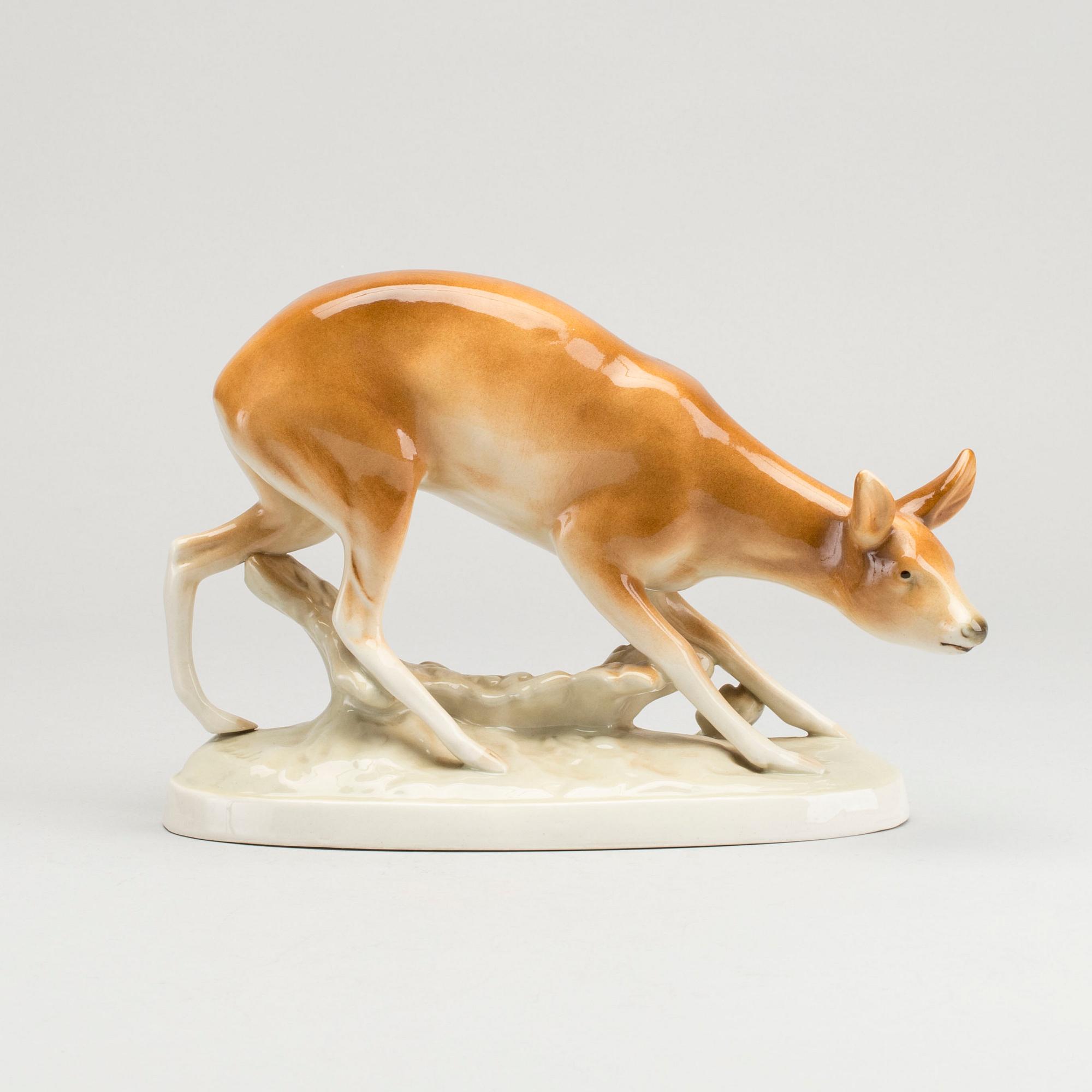 FIGURIN, porslin, Royal Dux, Bohemia,  1900-talets mitt / senare del.