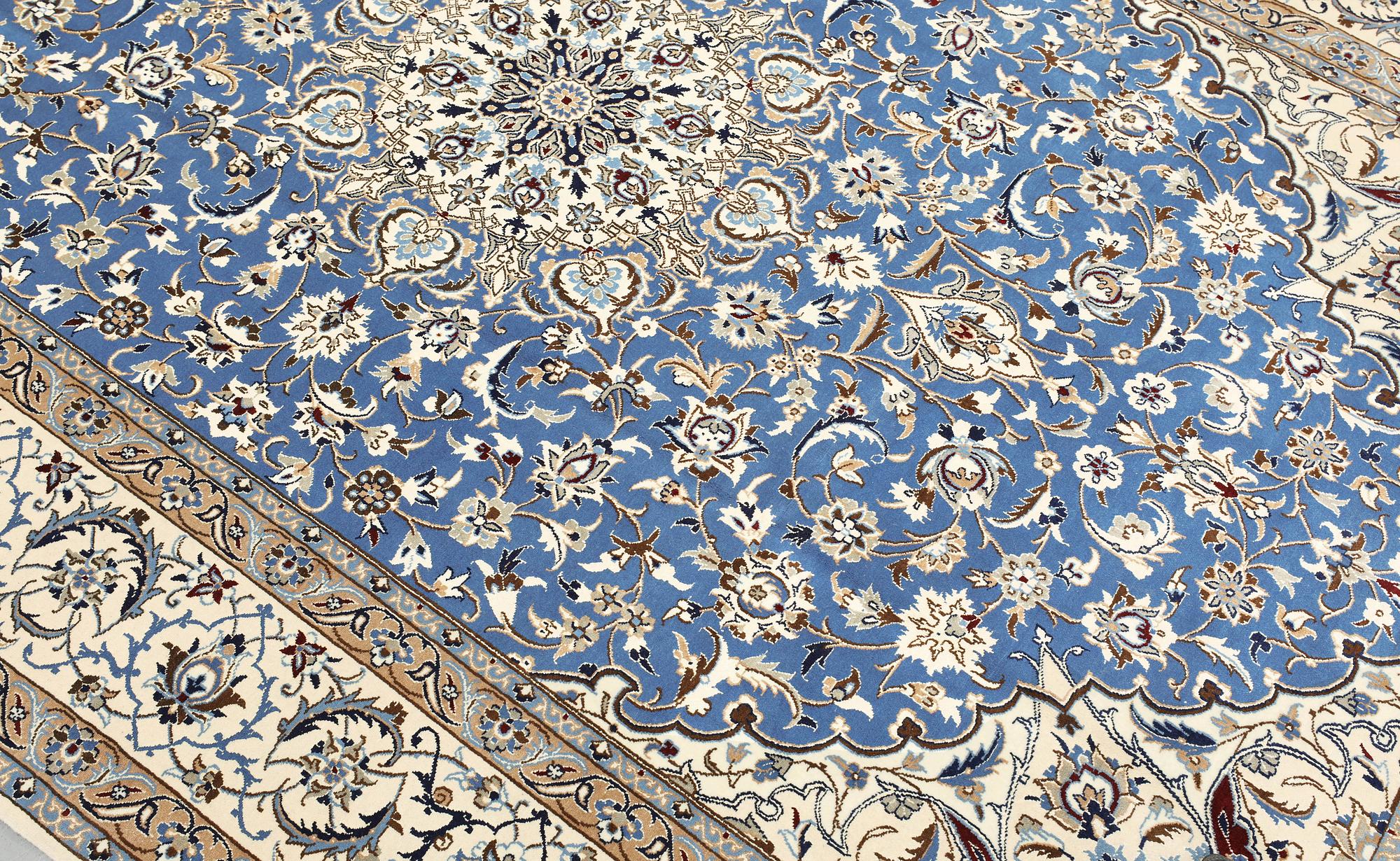 Matta, Nain part silk, s k 9LAA, ca 500,000 knutar/kvm, 331 x 220 cm.