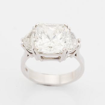 An 18K white gold ring set with a radiant-cut diamond weight 5.02 cts quality H vs2.