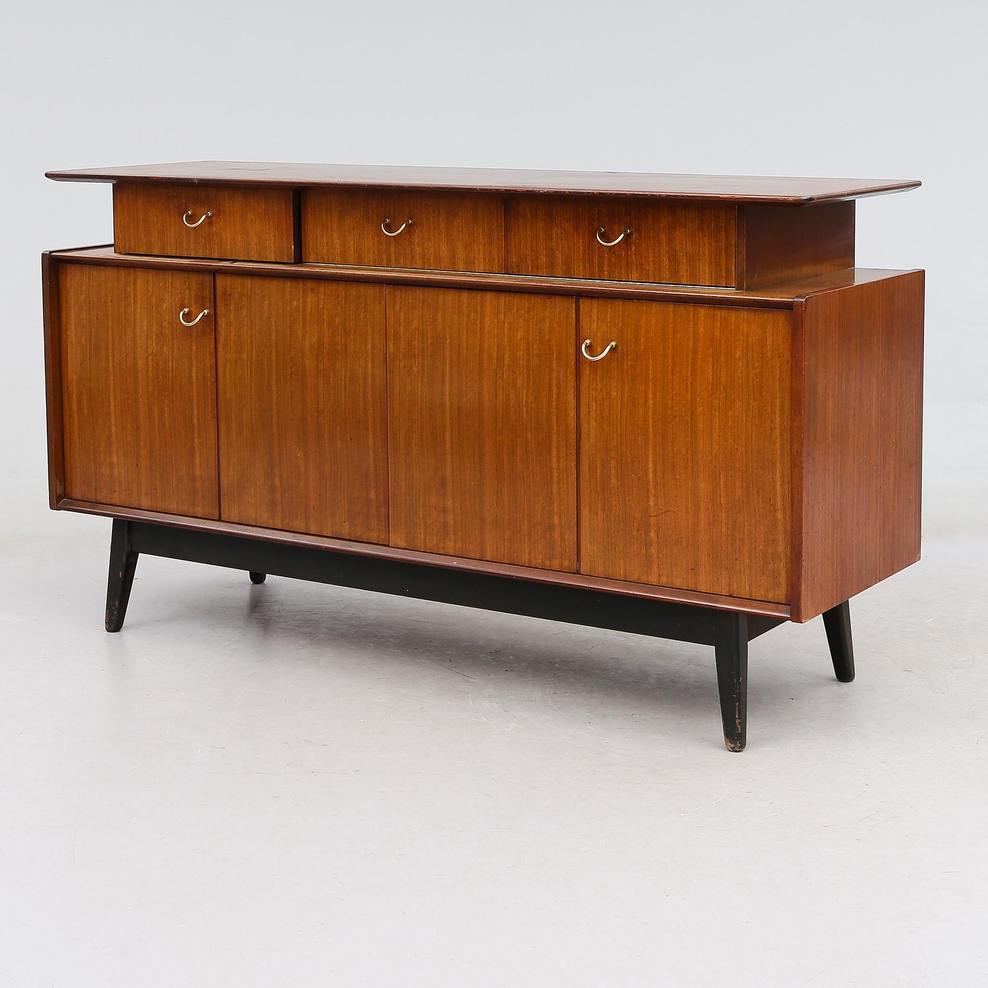 SIDEBOARD, England, 1900-talets andra hälft.