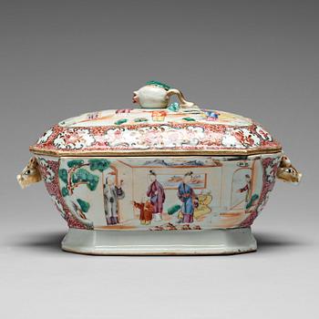 843. A famille rose tureen with cover, Qing dynasty, Qianlong (1736-95).