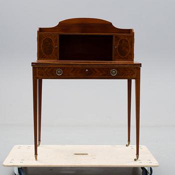 DAMSKRIVBORD, England, 1900-talets mitt.