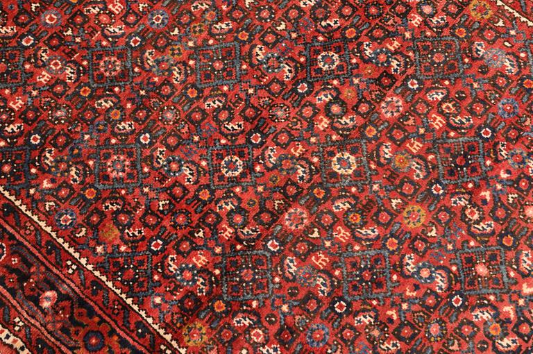 A Hamadan runner, approx. 397 x 112 cm.