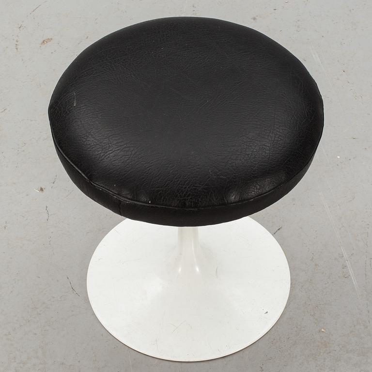 PALL, "Tulip", Eero Saarinen, Knoll international.