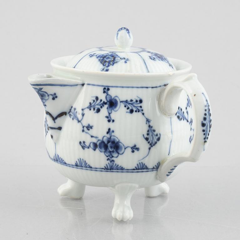 Gräddanna med lock, porslin, "Musselmalet", Royal Copenhagen, sent 1700-tal.