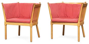 370. A pair of Borge Mogensen "Tremme" beech armchairs, Fritz Hansen, Denmark 1965.