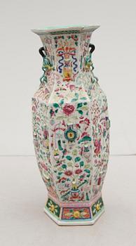 VAS, porslin, Kina, 1800-tal.