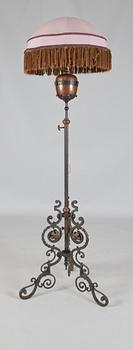 GOLVLAMPA, omkring år 1900.