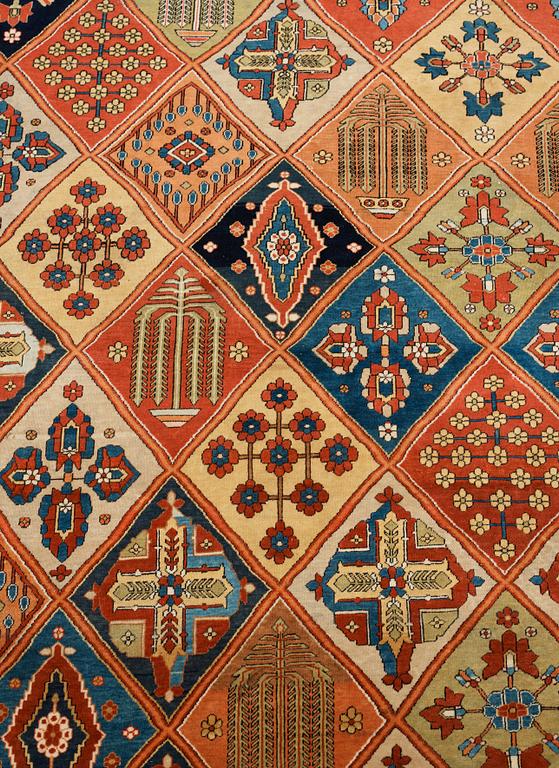 Matta, semiantik Keshan Motachem, ca 292-297 x 220-236 cm (samt en kortsida med 0,5-1 cm slätväv).