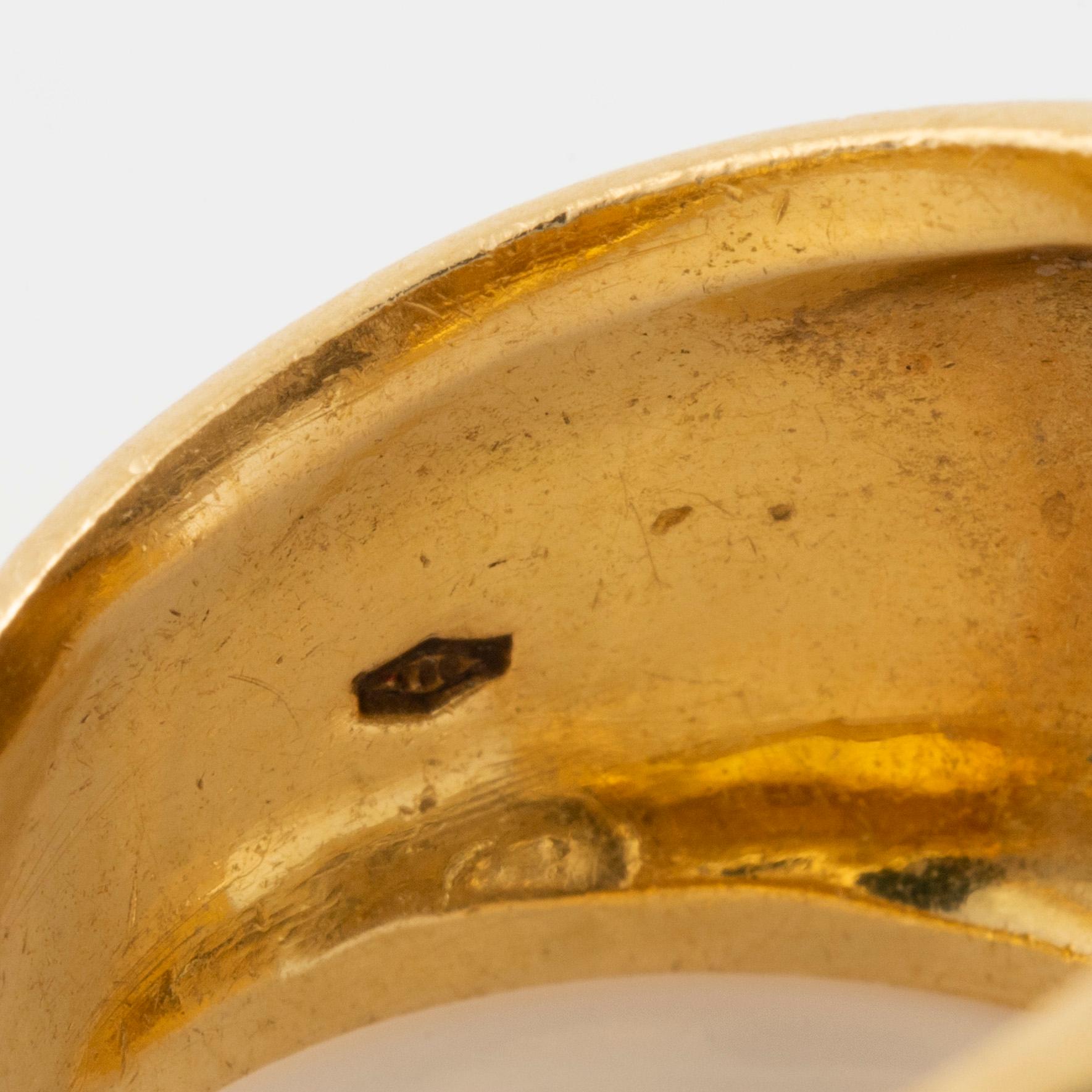 Ring, guld med briljantslipade diamanter.