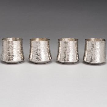 TAPIO WIRKKALA, TILLBRINGARE med BÄGARE, 4 st, silver, stämpelsignerade TW, Kultakeskus oy, Tavastehus, 1973 och 1977.