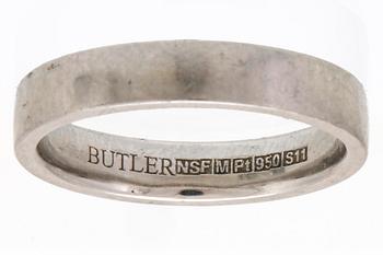 Wedding band platinum, 8,8 g, size approx 58,5, width approx 3 mm, Butler Malmö.