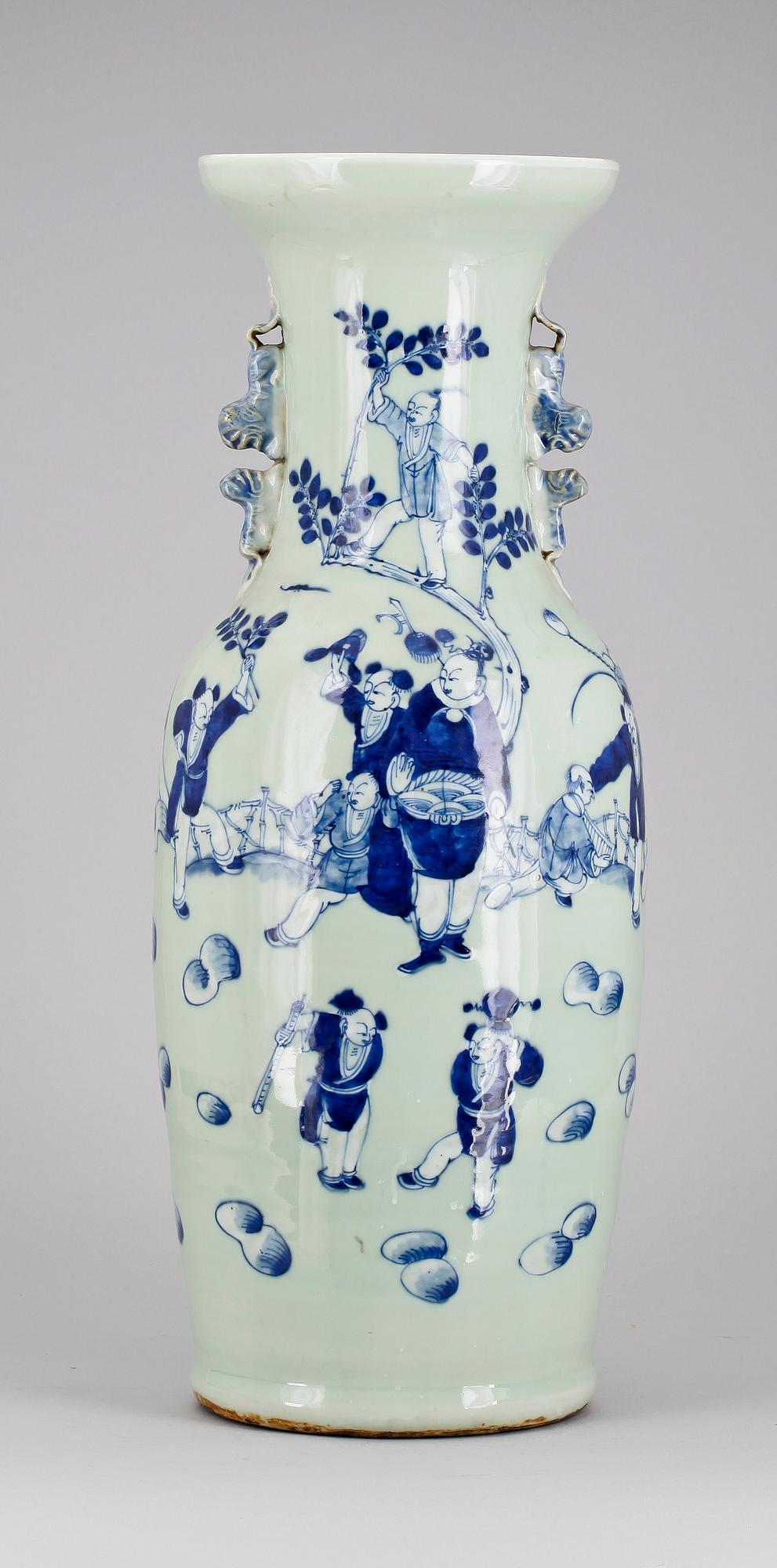 GOLVURNA, porslin, Kina, sent 1800-tal.