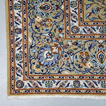 A carpet, Kashan signed, Janghair, ca 363 x 260 cm.