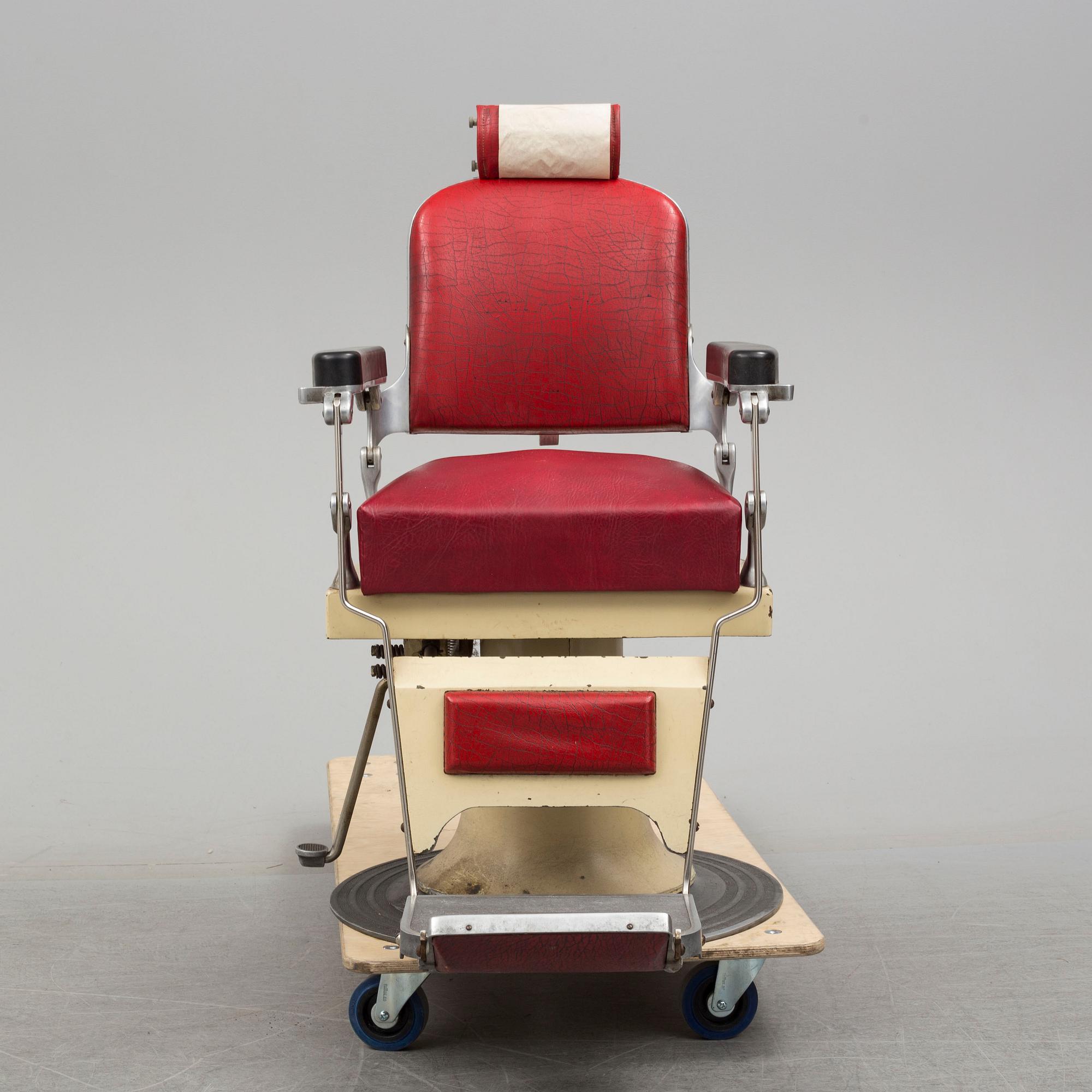 A barber chair by Nike, Eskilstuna.