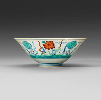 557. A Doucai bowl, Qingdynasty. With Qianlongs seal mark.