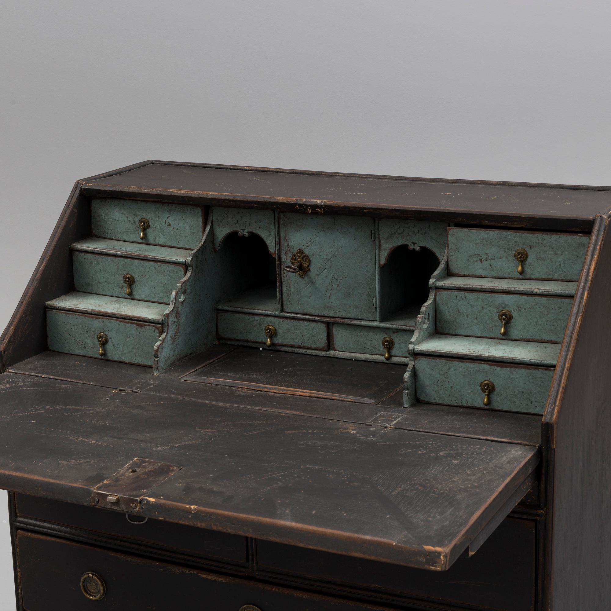 A late 18th century secretaire.