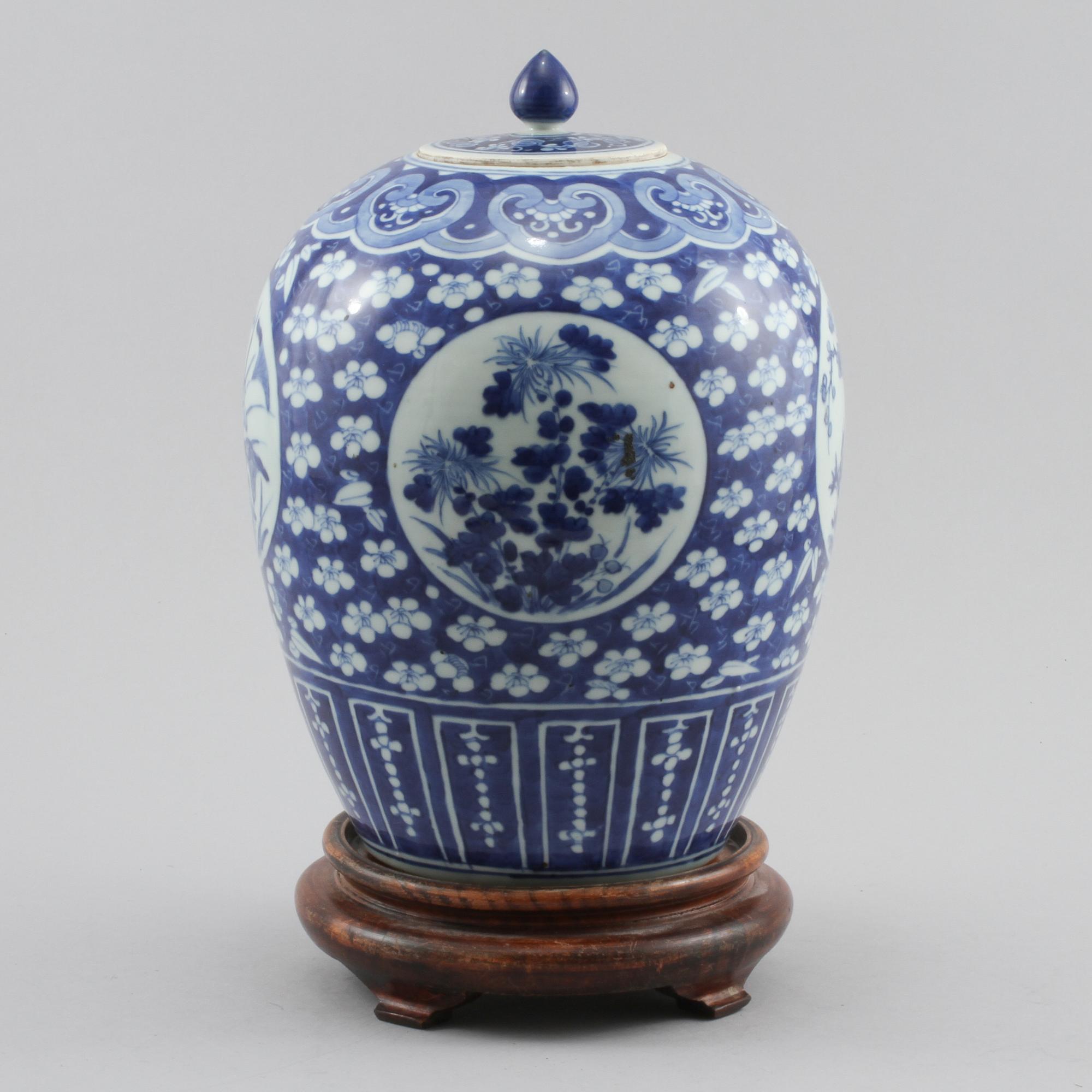 URNA, porslin, Kina, 1800/1900-tal.