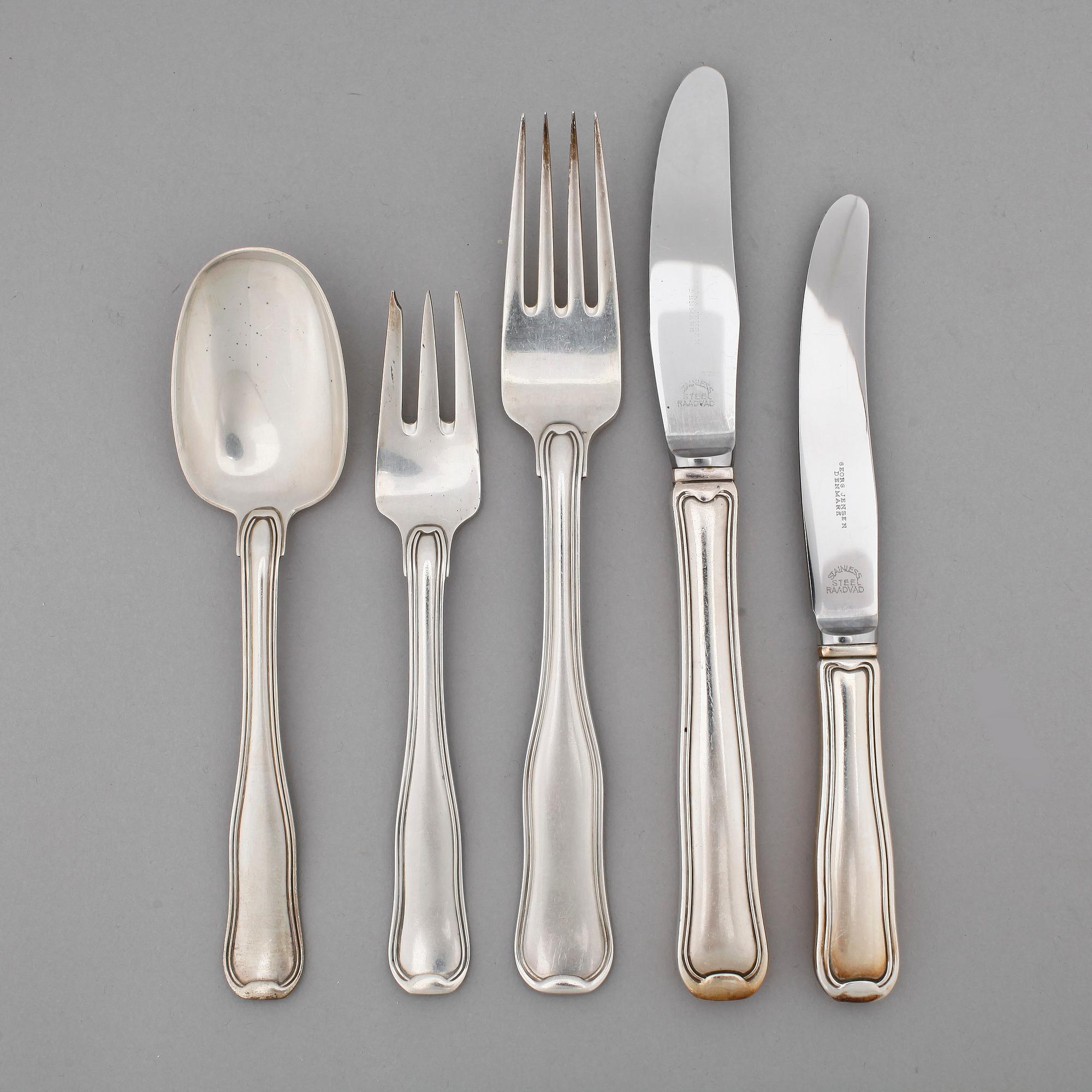 BESTICKUPPSÄTTNING, 30 delar, silver, "Old Danish/Dobbeltriflet", Georg Jensen, Köpenhamn 1945-77. Totalvik ca 1560 gr.