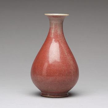 A peachbloom vase, Qing dynasty, 19th Century.