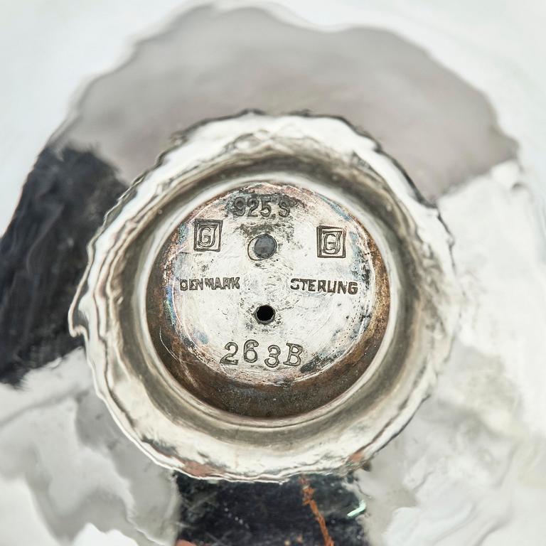 Georg Jensen, skål på fot, sterling silver, modell nr 263B, Köpenhamn 1933-1944.