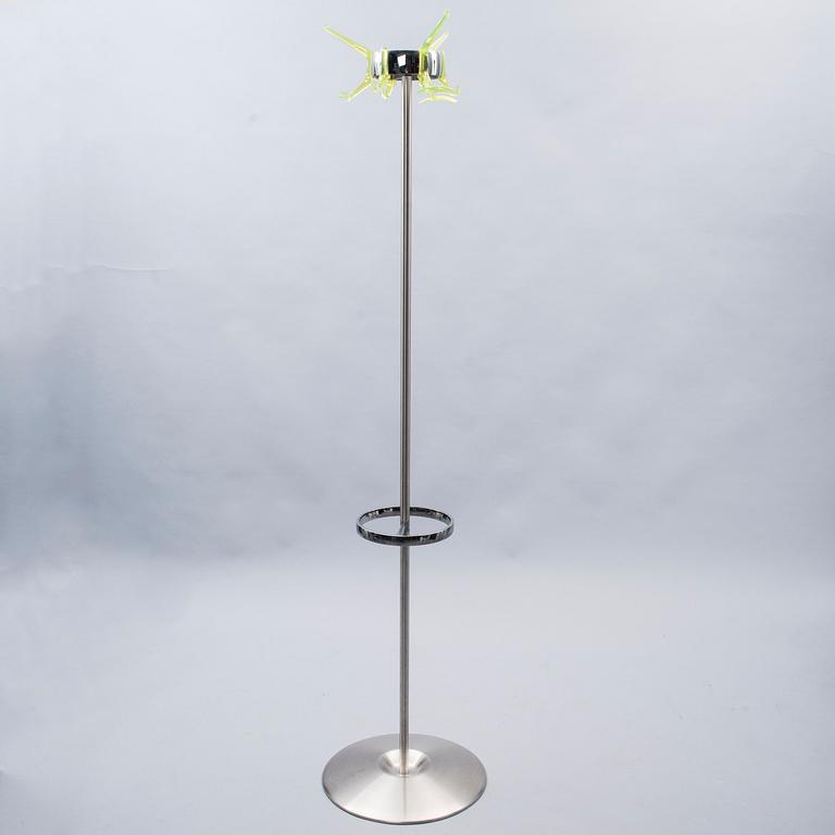 VAATERIPUSTIN / SATEENVARJOTELINE, Alberto Meda, Kartell. Suunniteltu 2000.