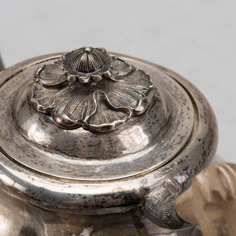 A Russian silver teapot mark of Moscow assay mark Andrey Antonvich Kowalsky, height 12,5 cm, weight ca 273 gr.