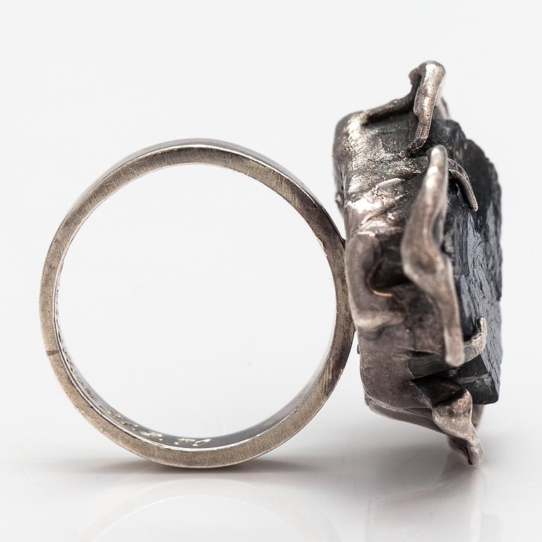 Reino Saastamoinen, A sterling silver and spectrolite ring. Helsinki 1970.