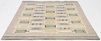 A, flat weave rug, signed JLH (Jönköping County Handicrafts), approx. 242 x 172 cm.