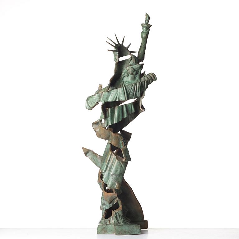 Fernandez Arman, "Statue of Liberty, horizontally sliced".