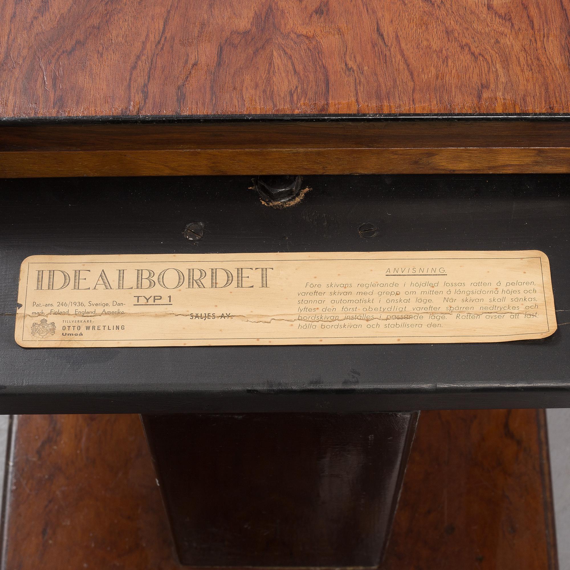A 1930s coffee table by "Idealbordet" from Umeå.