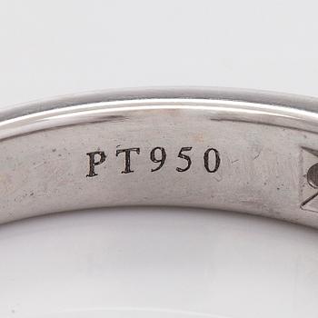 Tiffany & Co, ring, halvallians, "Tiffany Setting", platina och briljantslipade diamanter.