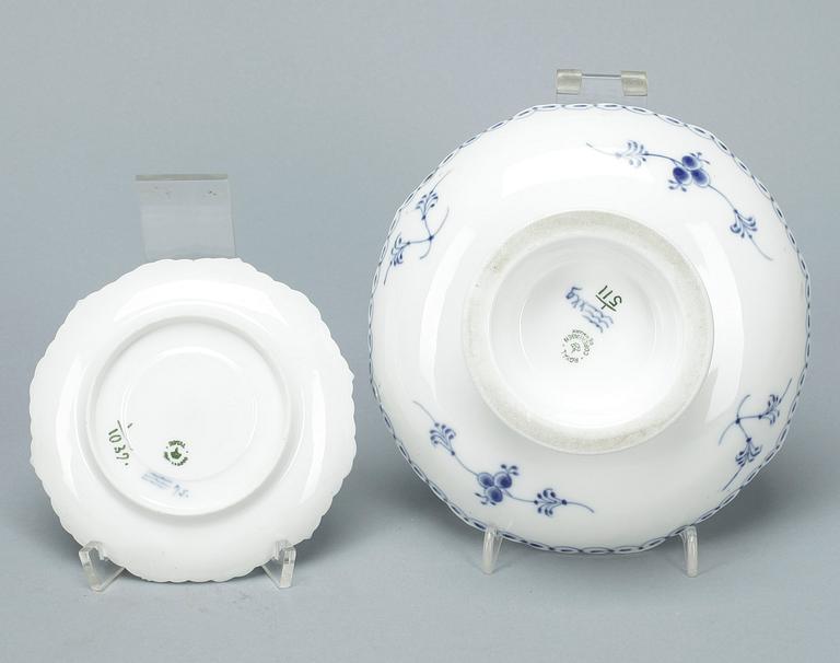 SERVISDELAR, 54 delar, "Musselmalet", Royal Copenhagen, Danmark, 1900-tal.