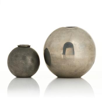 Sylvia Stave, a set of two vases, C.G. Hallberg, Stockholm, 1930s.