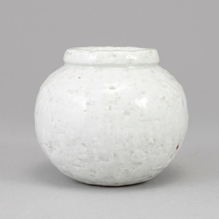 GUNNAR NYLUND, a chamotte vase, mid 20th century.