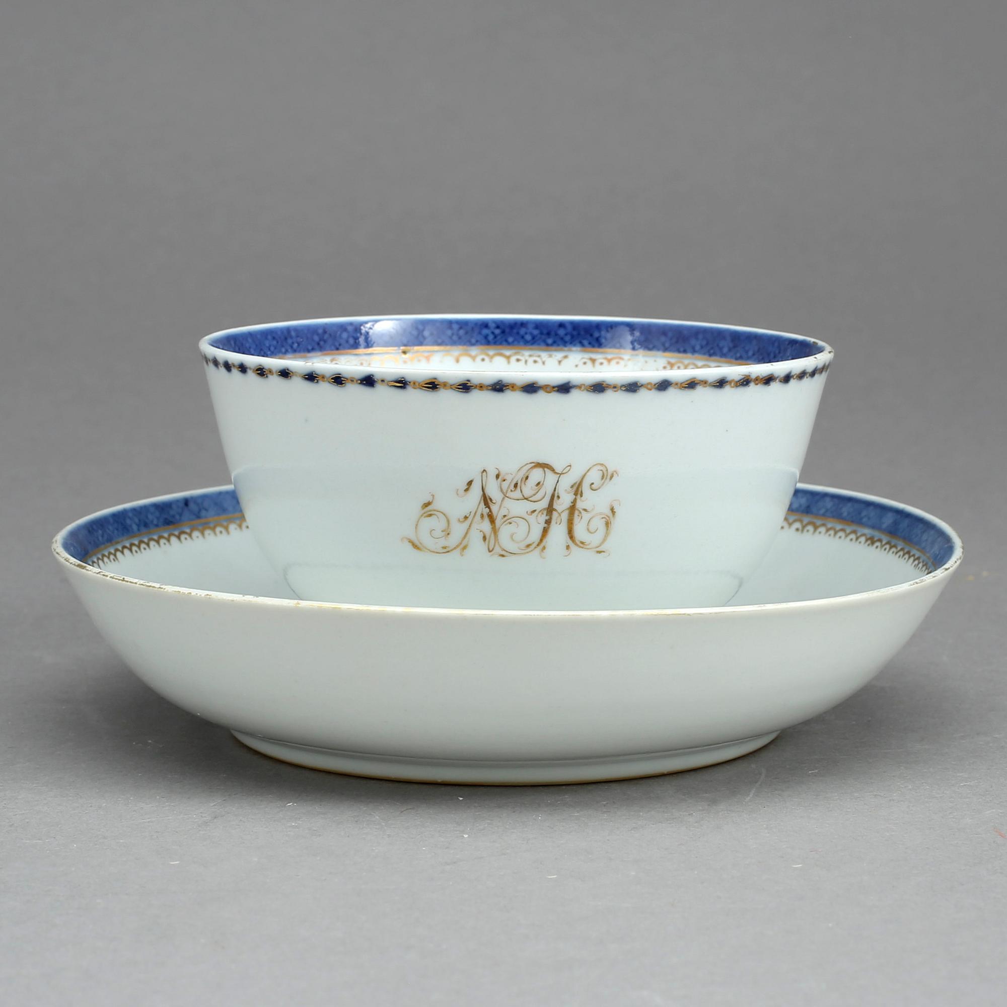 SKÅL samt FAT, med förgyllt monogram NH, Kina, 1700-tal.