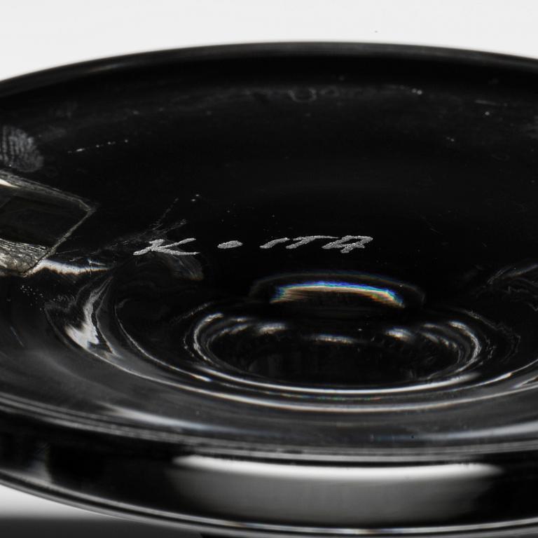 VICKE LINDSTRAND, glasservis 48 dlr, "City", Kosta, signerade 1900-talets andra hälft.