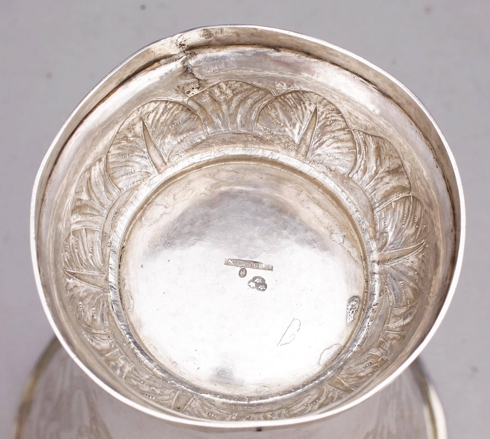 BÄGARE, silver, Lars Löfgren, Hudiksvall, verksam 1797-1854. Vikt ca 308 g.