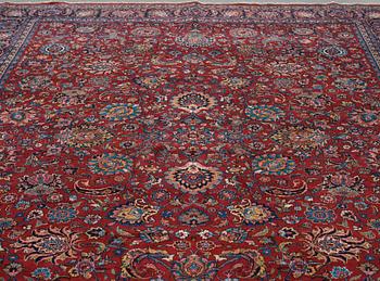 A carpet, Old Mashad, ca 423,5 x 304 cm.